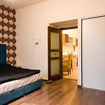 Romana Square Apartment Near Old Town - Ultracentral Location